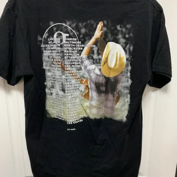 GARTH BROOKS WORLD TOUR BAND  TEE - Picture 2 of 3